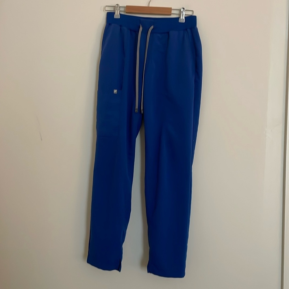 Fabletics ion scrub pant size medium